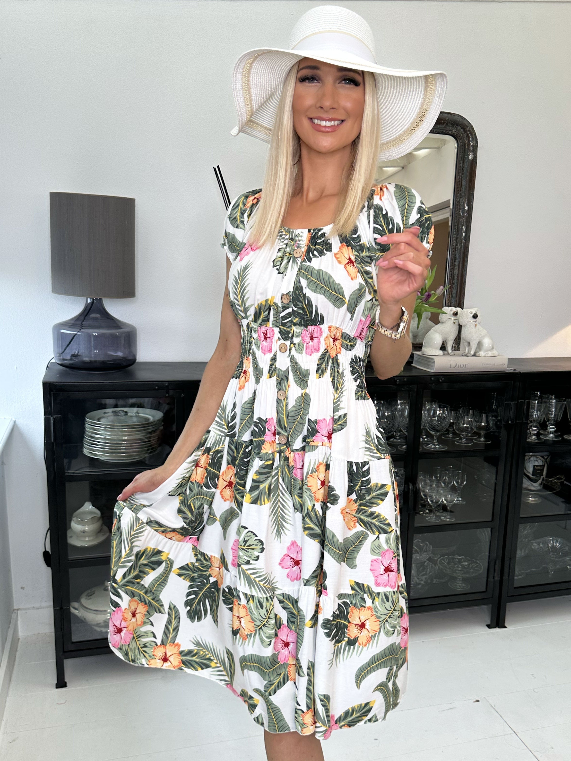 Finalia hawaii short - Söt klänning med hawaii blommor och elastisk midja - Light green